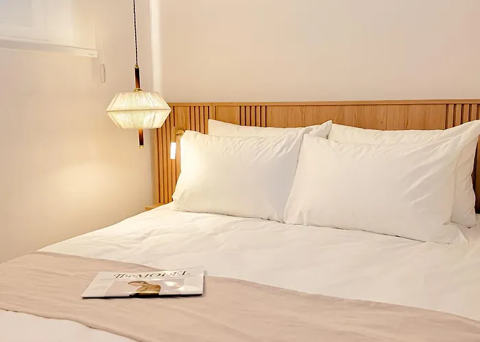 Apartment Yeoksam, Gangnam Plastic Surgery, Coex, Garosu-gil, Gangnam Wedding, Hongdae 30 Minutes, Airport Bus Seoul