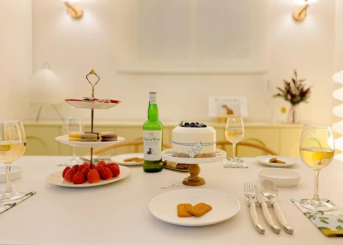 Yeoksam, Gangnam Plastic Surgery, Coex, Garosu-gil, Gangnam Wedding, Hongdae 30 Minutes, Airport Bus *
