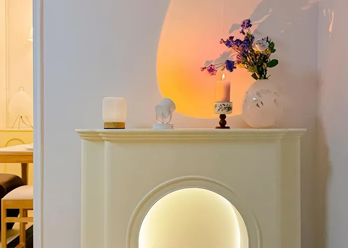 Yeoksam, Gangnam Plastic Surgery, Coex, Garosu-gil, Gangnam Wedding, Hongdae 30 Minutes, Airport Bus Apartment