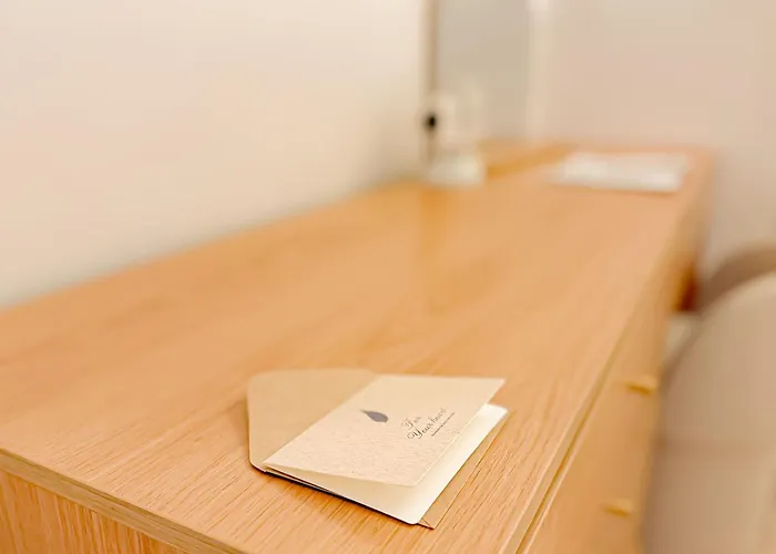 Apartment Yeoksam, Gangnam Plastic Surgery, Coex, Garosu-gil, Gangnam Wedding, Hongdae 30 Minutes, Airport Bus *